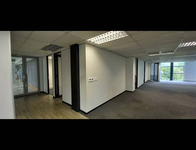 669M² OFFICE TO LET IN BRYANSTON